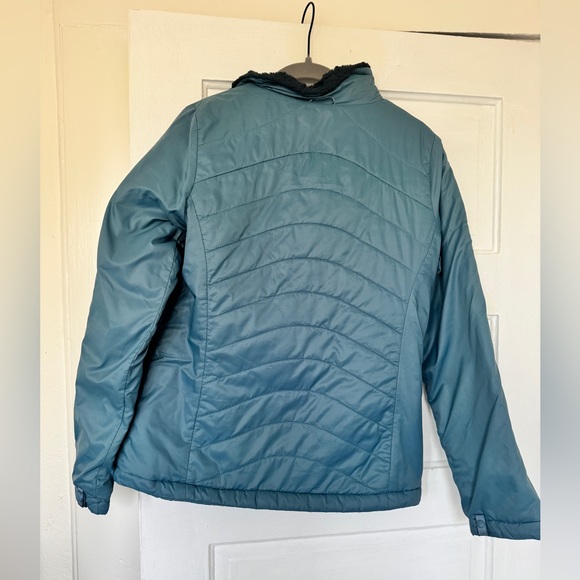 The North Face blue women’s jacket with removable fleece liner. - Picture 6 of 6